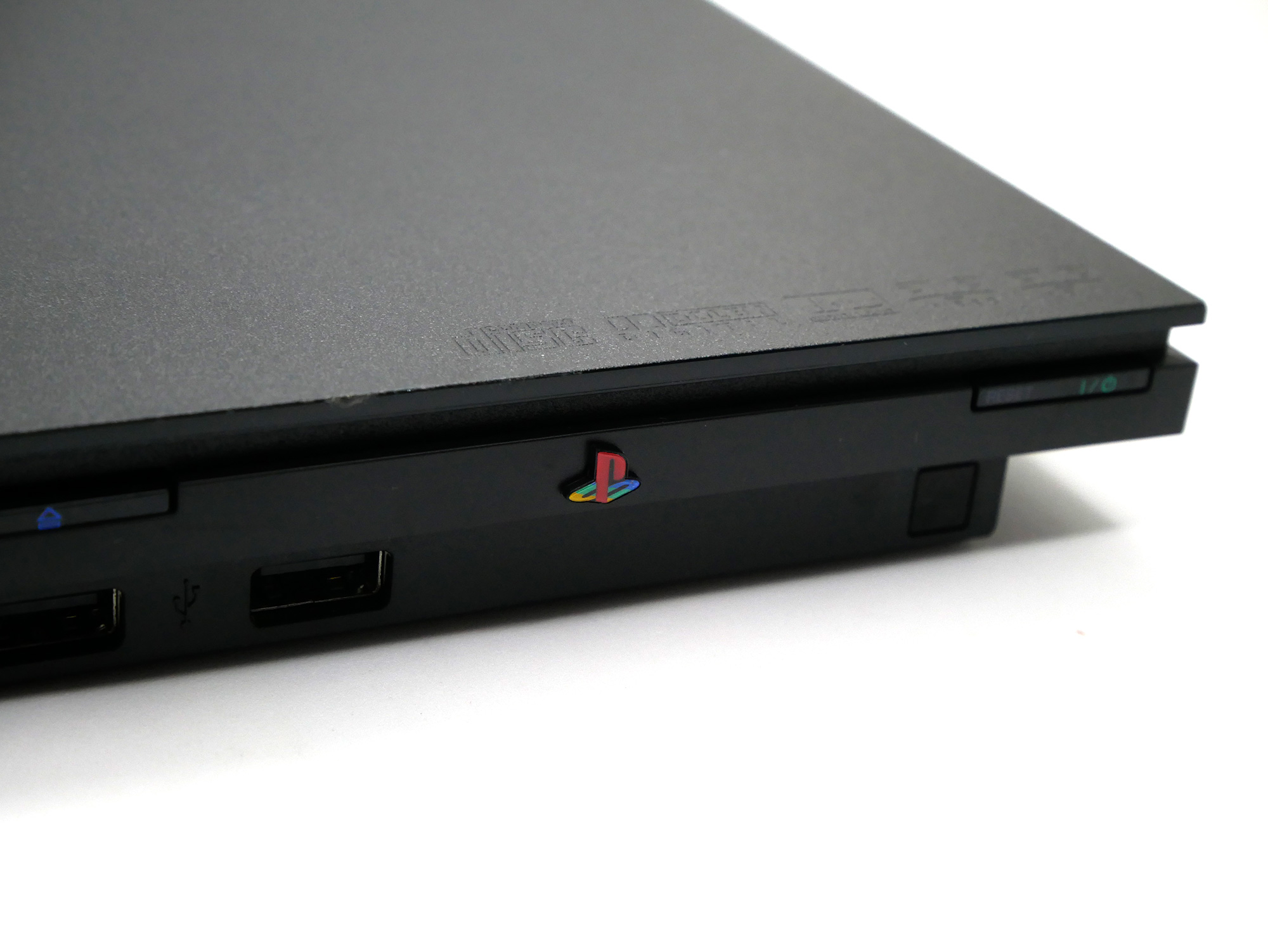 全世界で1億5768万台を売り上げた『PlayStation 2』の最終進化形態 ...