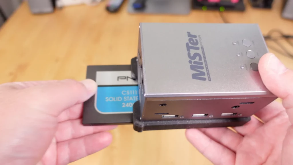 MiSTer FPGAを2.5インチのHDDやSSDに接続できる『MASE』がリリース