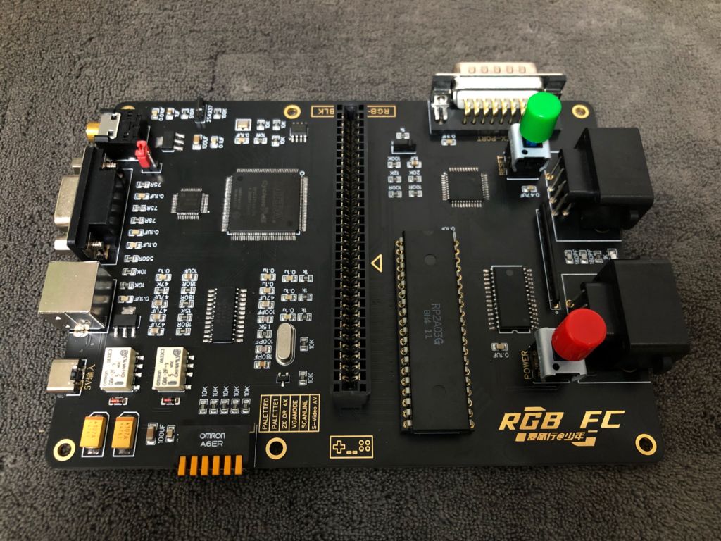 FPGAを採用したファミコンライクな見た目の互換機『RGB FC』がAliExpressのストアで販売開始。高解像度VGAの出力に対応