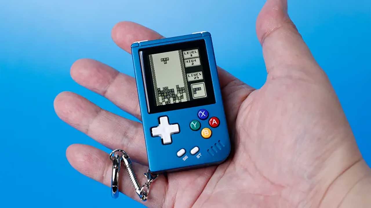 手のひらサイズのカワイイゲーム機『RG nano』レビュー！ キーホルダー 