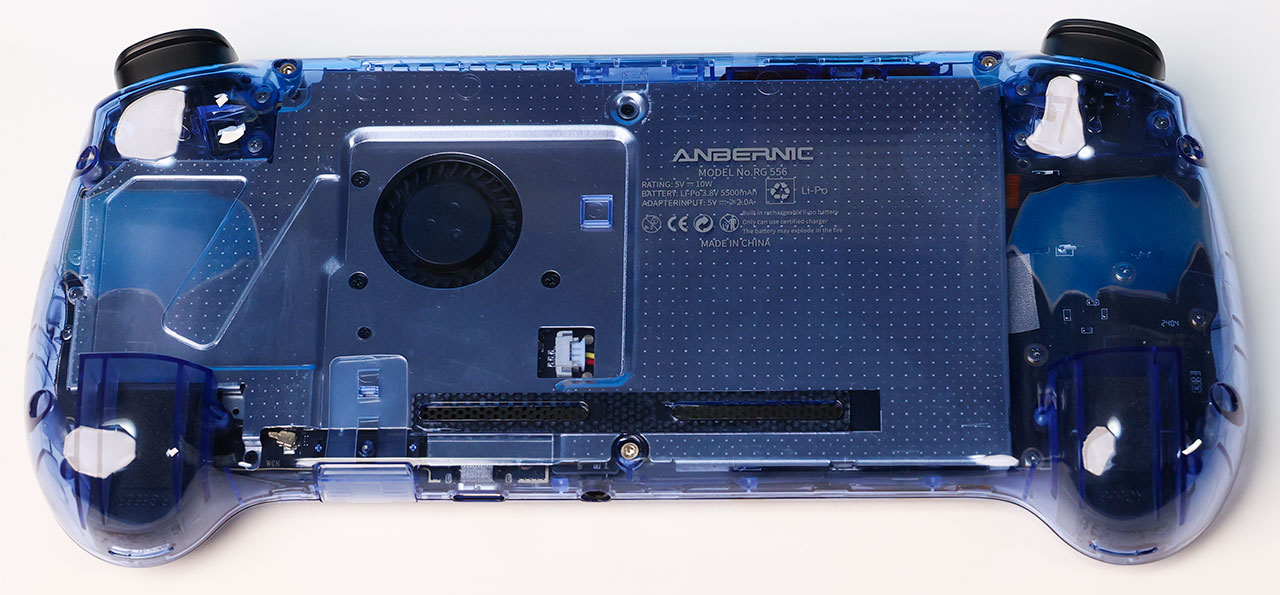 Anbernic『RG556』レビュー。サイズはデカイがコンパクトにまとめられた名機【PR】 – レトロゲームで遊ぼう！