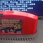 今遊んでいるゲームのラベルが表示されるNINTENDO64用カートリッジ『Screendrive 64』