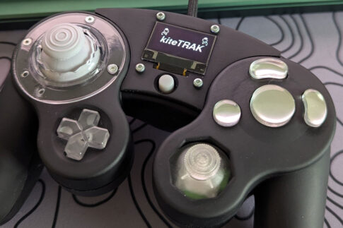 ゲームキューブのPhobGCCにOLEDを追加！ 入力表示やキャリブレーションに対応する『kiteTRAK v1.0』が公開