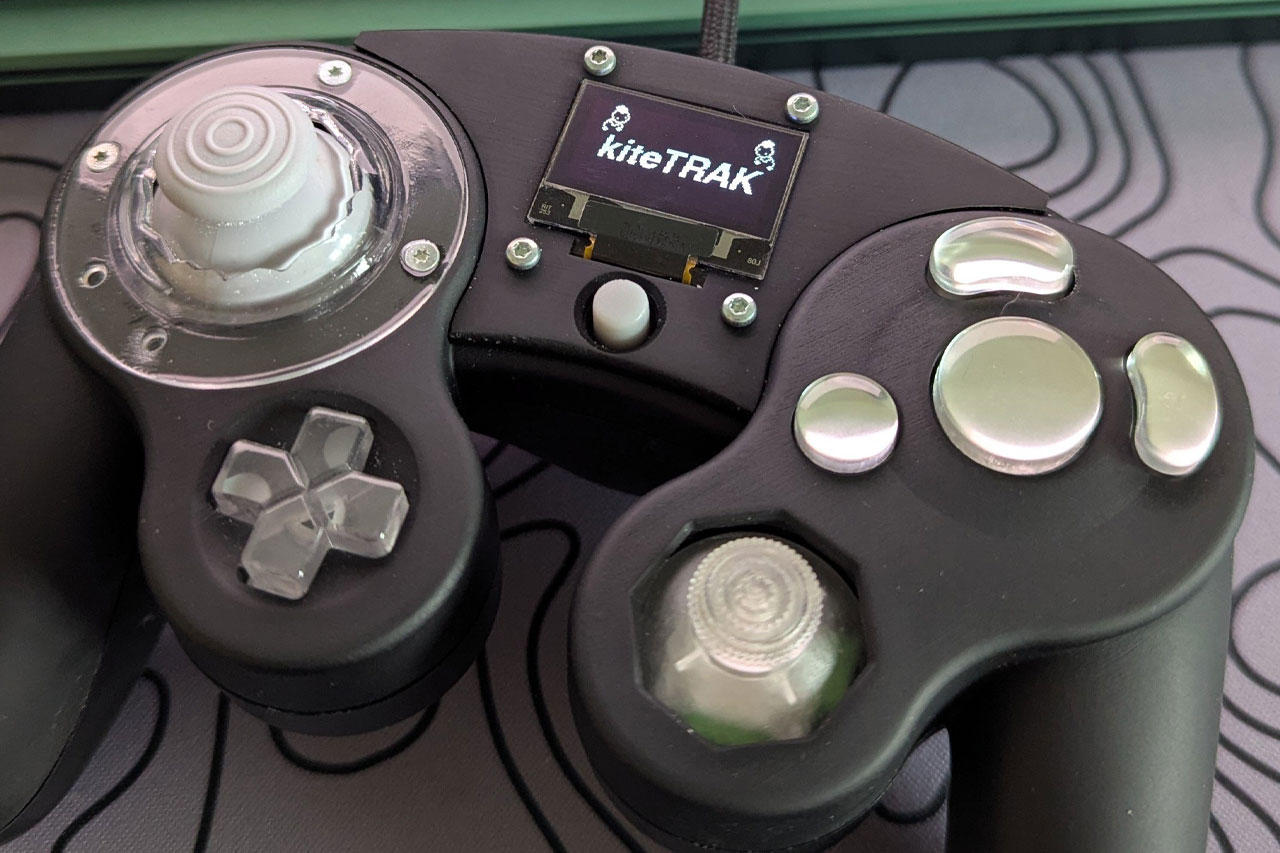 ゲームキューブのPhobGCCにOLEDを追加！ 入力表示やキャリブレーションに対応する『kiteTRAK v1.0』が公開