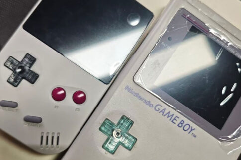 FunnyPlayingが実カートリッジ対応の超小型ゲームボーイ風携帯機を開発中。TFカードのROM起動にも対応