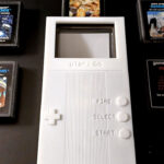 ブラウン管まで内蔵した携帯型Atari 2600が登場！実カートリッジで遊べる「µTari Go」が完成