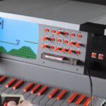 サウンドだけじゃなくゲームも遊べる!?　海外版ファミコンをモチーフにしたシンセサイザー『NES-SY2.0』