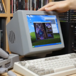 iPad 3/4の液晶がレトロゲーム用ミニCRT風モニターに! HDMIからコンポジットまで対応する『PixelVision AV-1000 MkII』